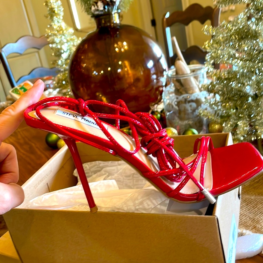 Gorgeous Red strappy Steve Madden heels 9.5: the Evita